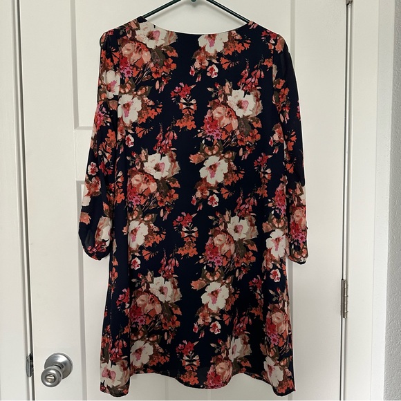 Lulu’s Shifting Dears Navy/Floral Split Sleeve Dress Size M - Picture 6 of 6